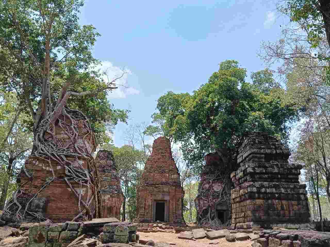 tour angkor 4 dias con guia español en templo Prasat Pram