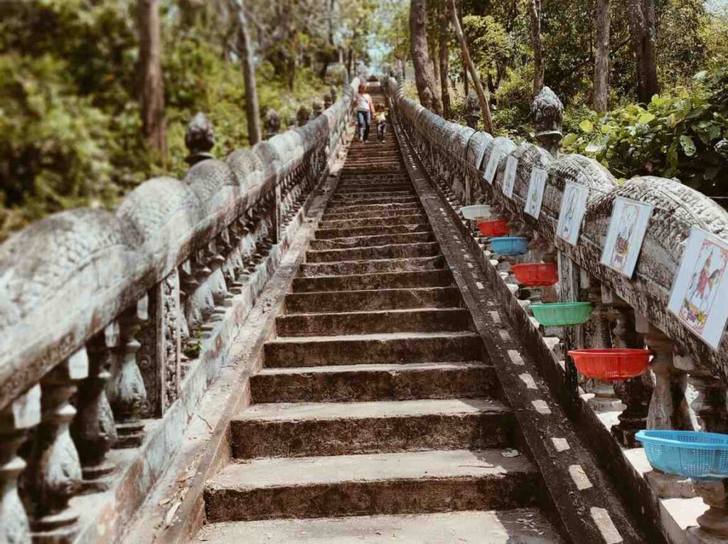 Phnom-Bros-Phnom-Srei | Guías de Angkor