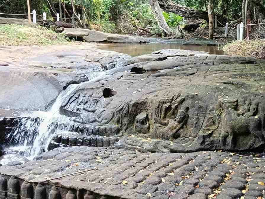 lingas-piedra-kbal-spean | Guías de Angkor