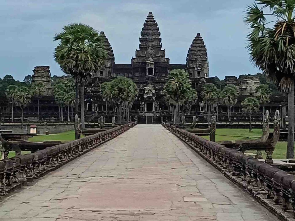 pasarela-oeste-interior-angkor-wat | Guías de Angkor pasarela-oeste-interior-angkor-wat | Guías de Angkor